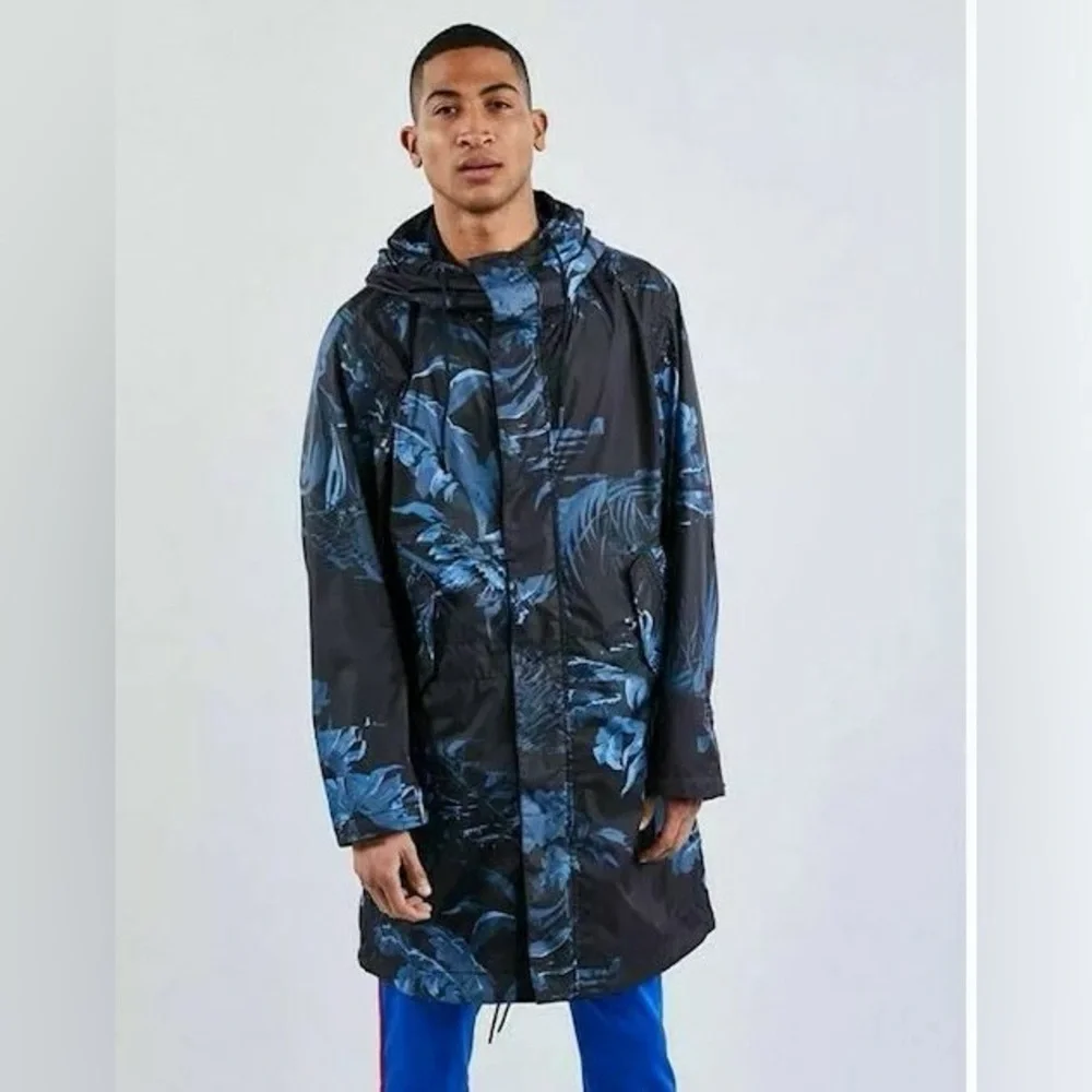 NWT NIKE SPORTSWEAR NSW FLORAL PRINTED BLUE PARKA AR1598-010 - Size Small